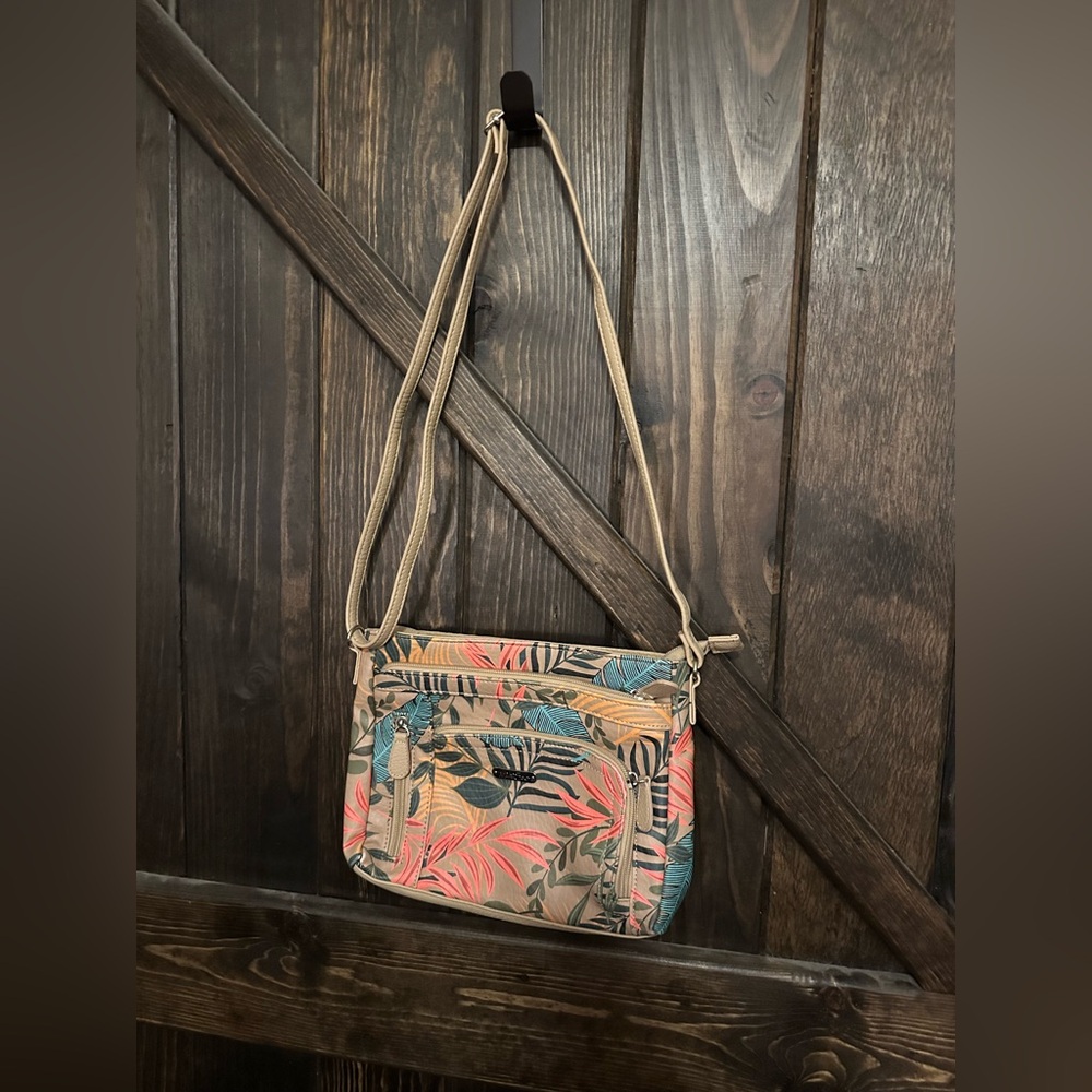 Final Markdown! Multi sac purse, like new condition